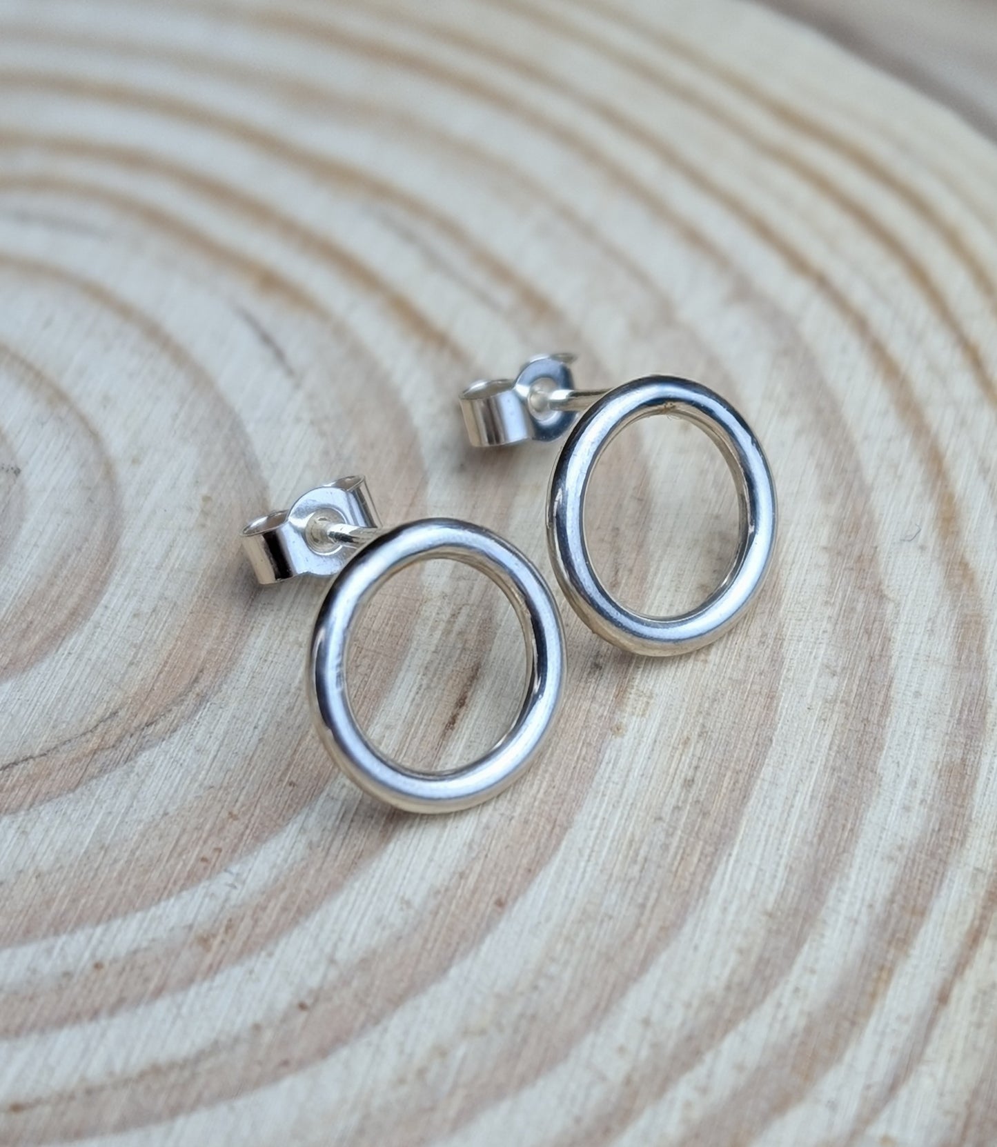 sterling silver 10mm open circle stud earrings